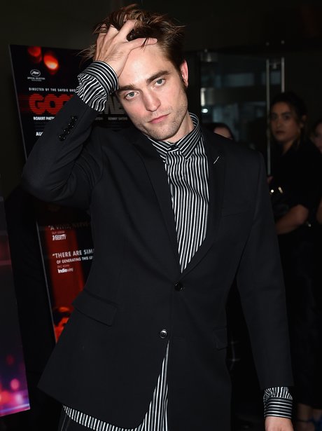 Robert Pattison looking handsome