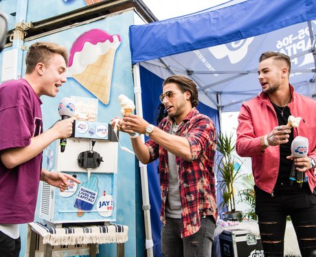 V festival backstage 