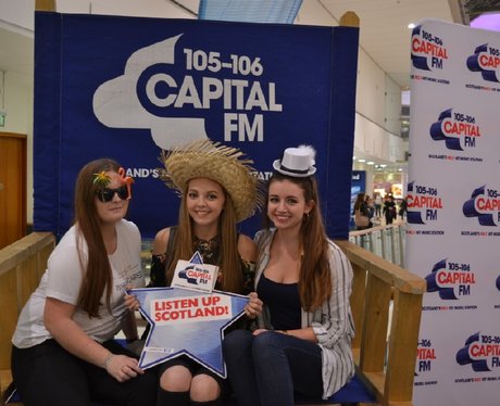 Were you pap'd by the Capital Street Stars?