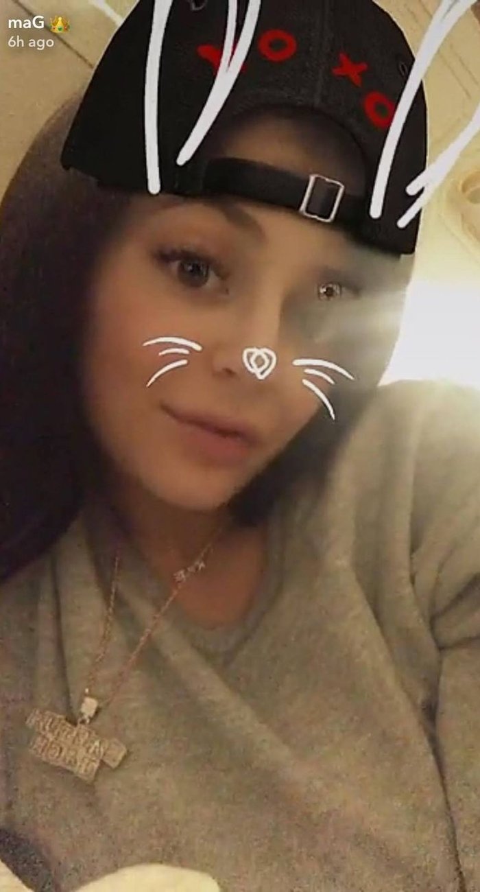 kylie jenner baby necklace