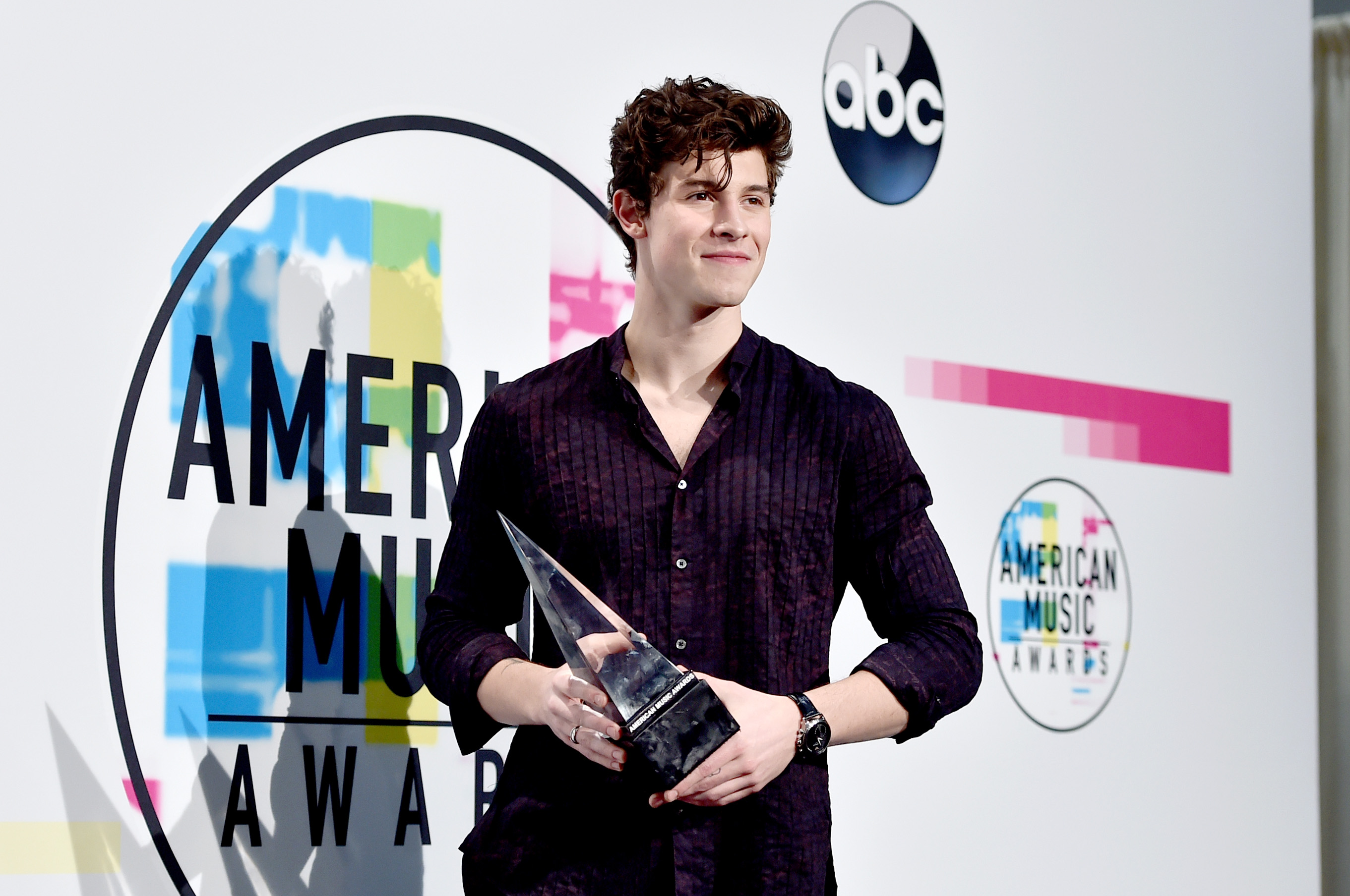 Shawn Mendes American Music Awards 2017