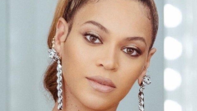 Beyonce Grammys Earrings Panthers