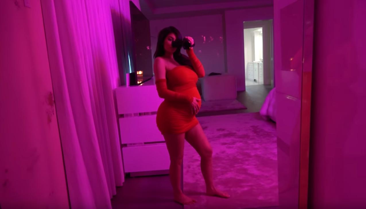 Kylie Jenner baby bump