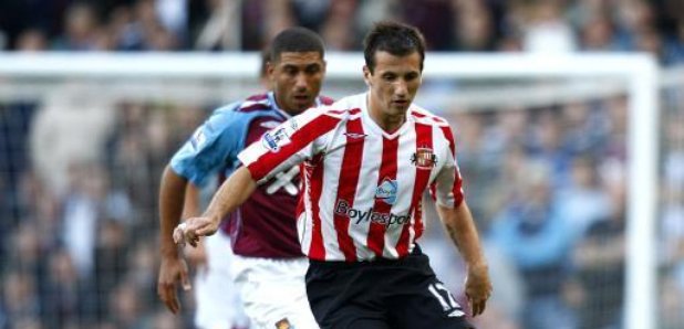 Liam Miller playing for Sunderland