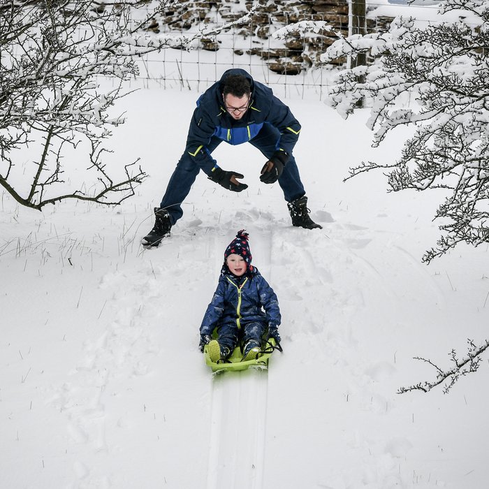 snow uk school closures