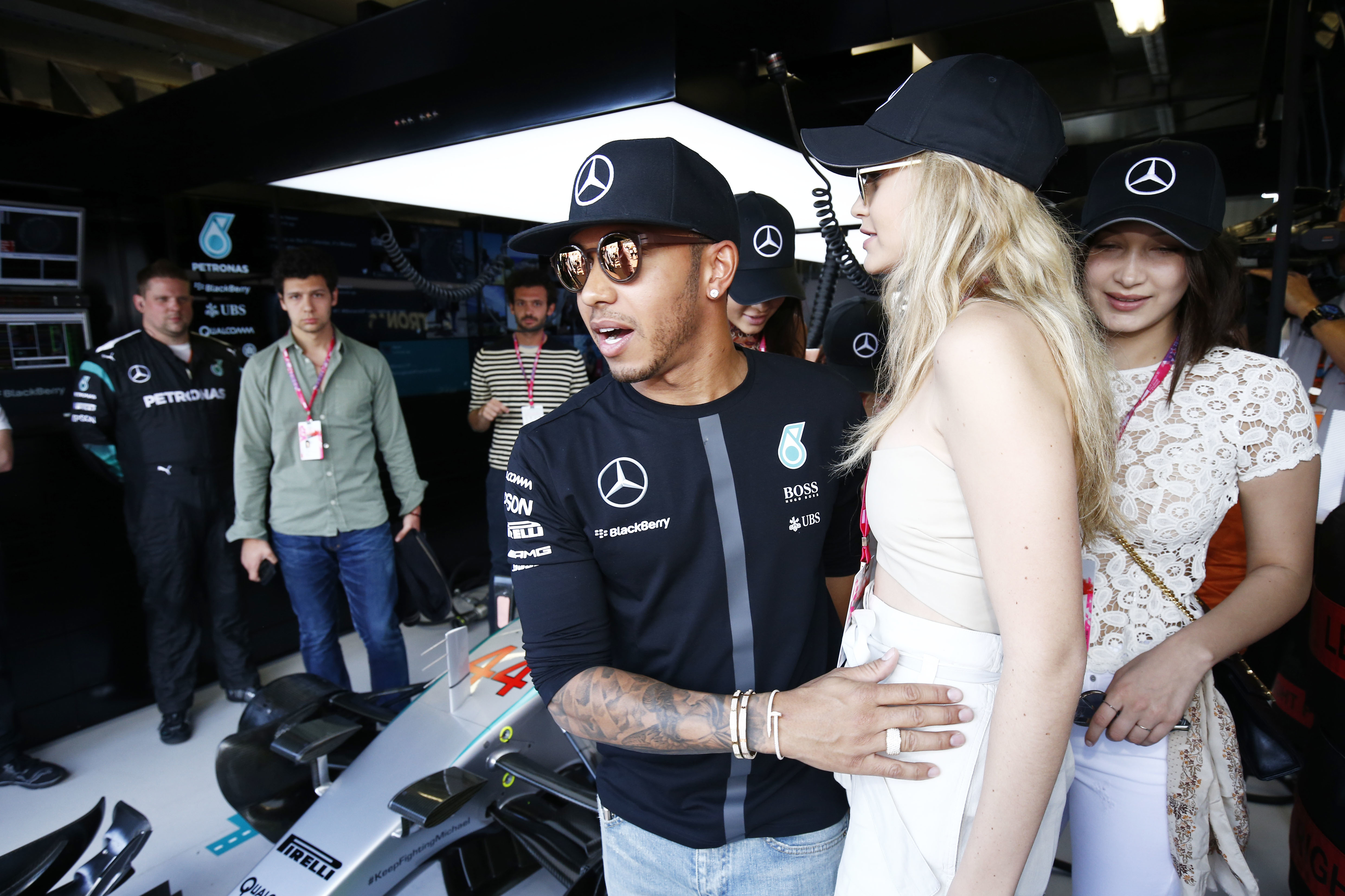 Gigi Hadid Has Been Sending Flirty Texts To Lewis Hamilton