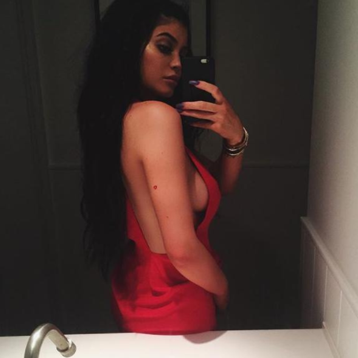 kylie jenner heart tattoo