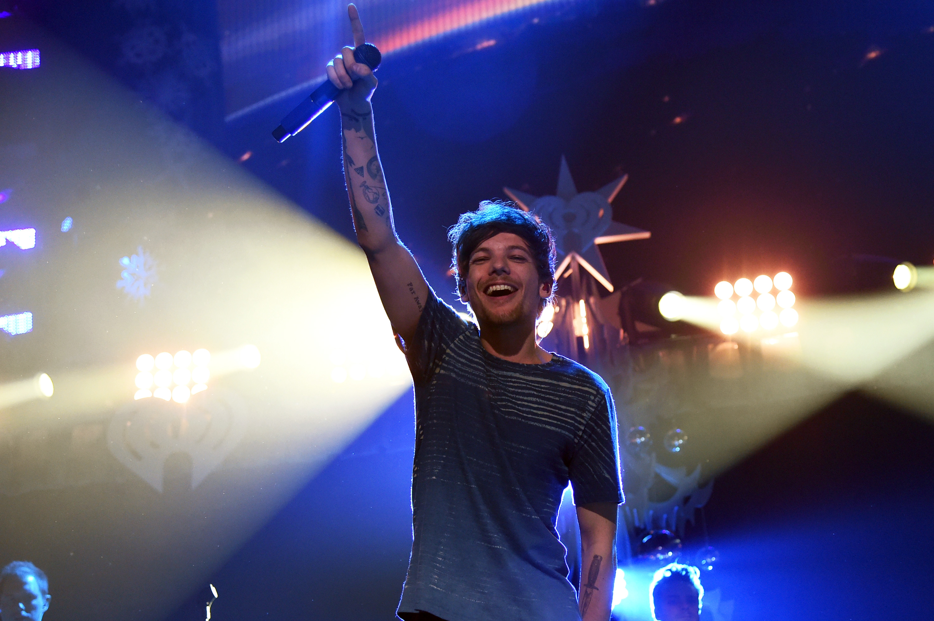 Louis Tomlinson 102.7 KIIS FM's Jingle Ball