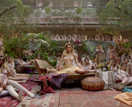 Rita Ora Video Girls