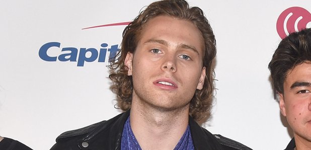 Fans Defend 5sos Luke Hemmings After His Ex Girlfriend Lays Into