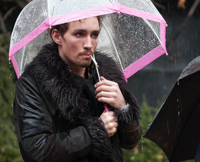 Robert Sheehan as Klaus in The Umbrella Academy
