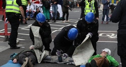 Extinction Rebellion roadblock Edinburgh