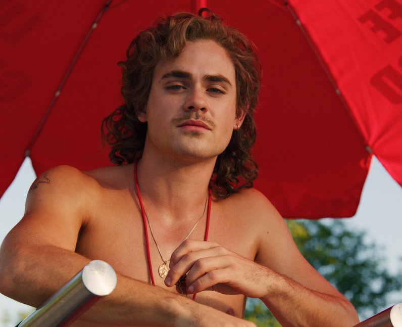 Dacre Montgomery in Stranger Things 3