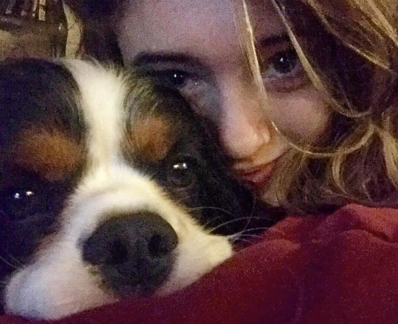 Natalia Dyer and her dog Ozzy