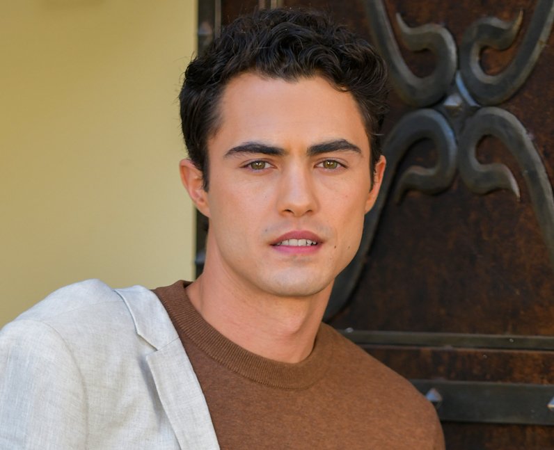 Darren Barnet 12 Facts About The Never I Ever Actor You Need To Know 