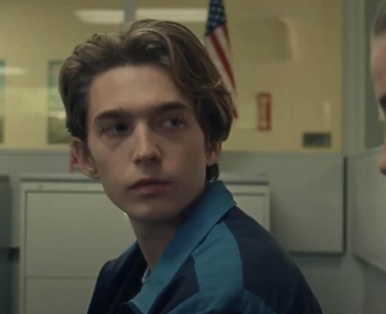 Who did Austin Abrams play in Chemical Hearts? - H