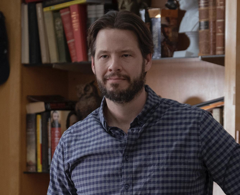 Who plays Mr. Davies in Moxie? – Ike Barinholtz