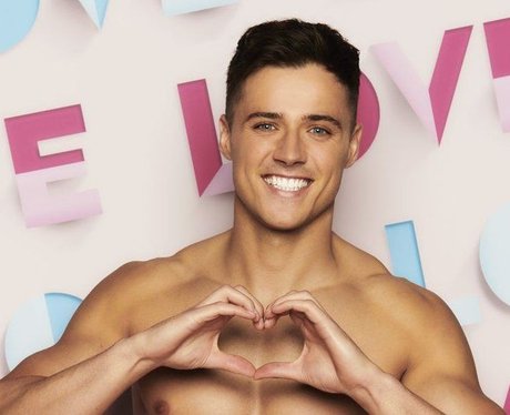 How old is Brad McClelland from Love Island 2021?