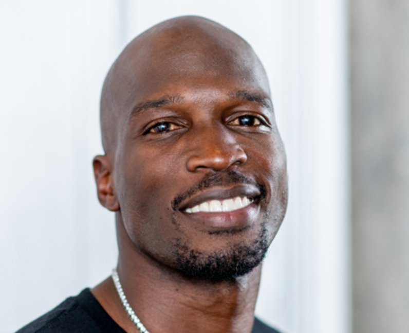 How old is Chad "Ochocinco" Johnson from Selling Tampa?