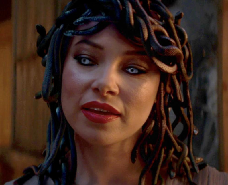 Who plays Medusa in Percy Jackson? Jessica Parker Kennedy Percy